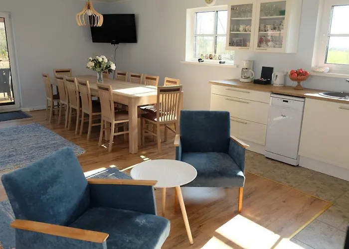 Semesterbostad Puhkemaja Tahula